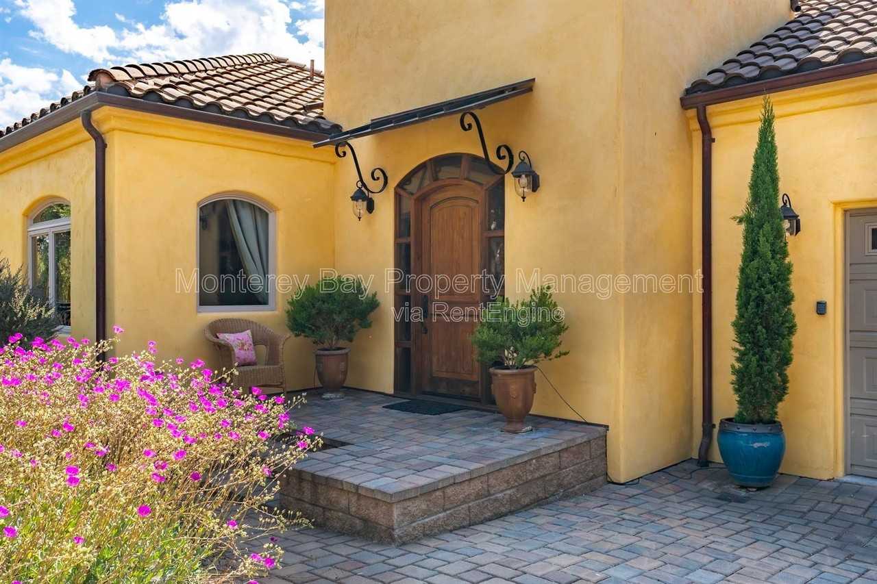 287 Laureles Grade Rd - Photo 4 of 50