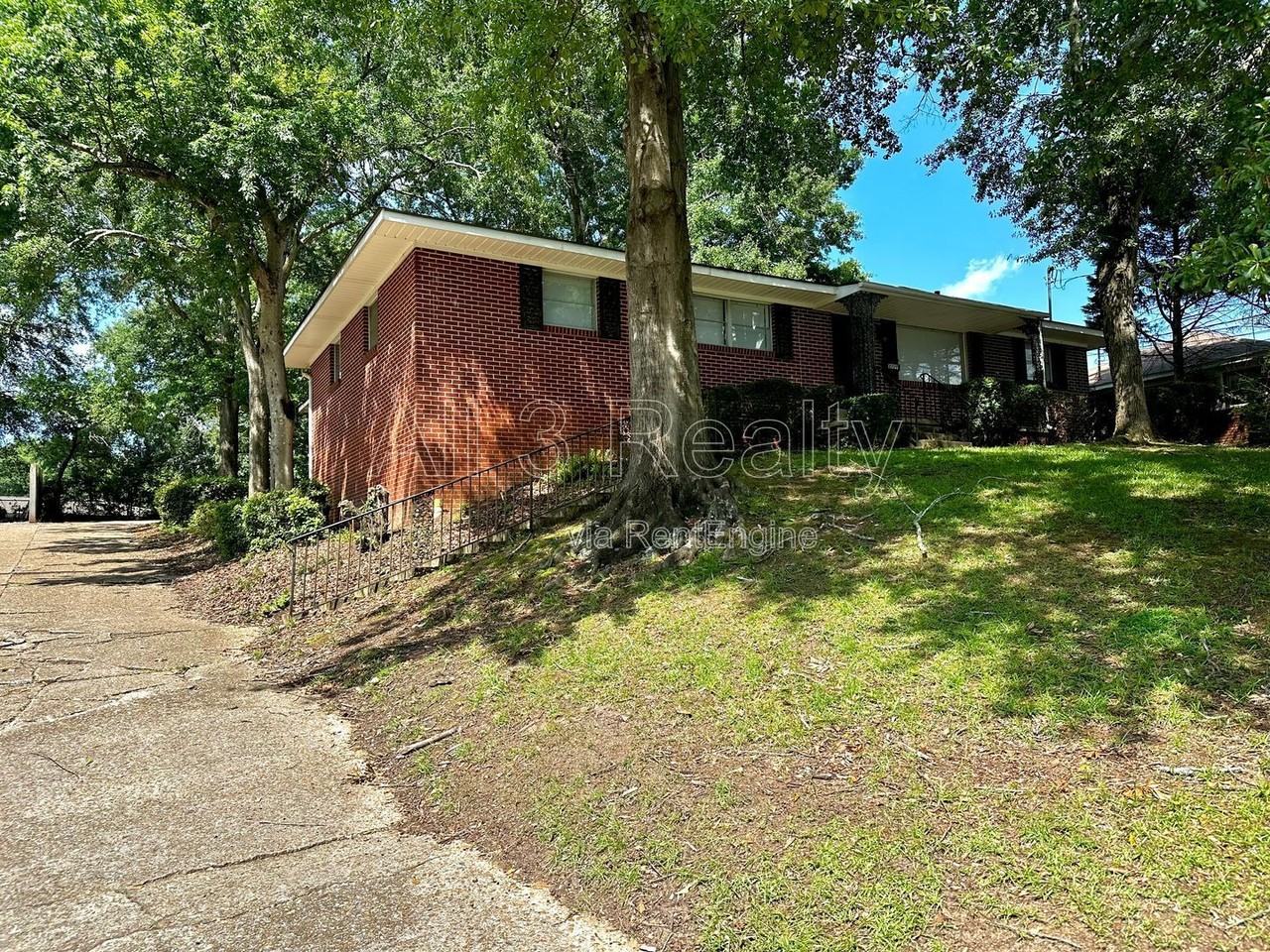 1009 Rosedale Dr - Photo 2 of 38