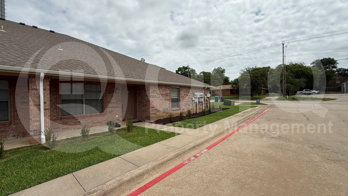 2335 N Elm St #1 - Photo 2 of 23