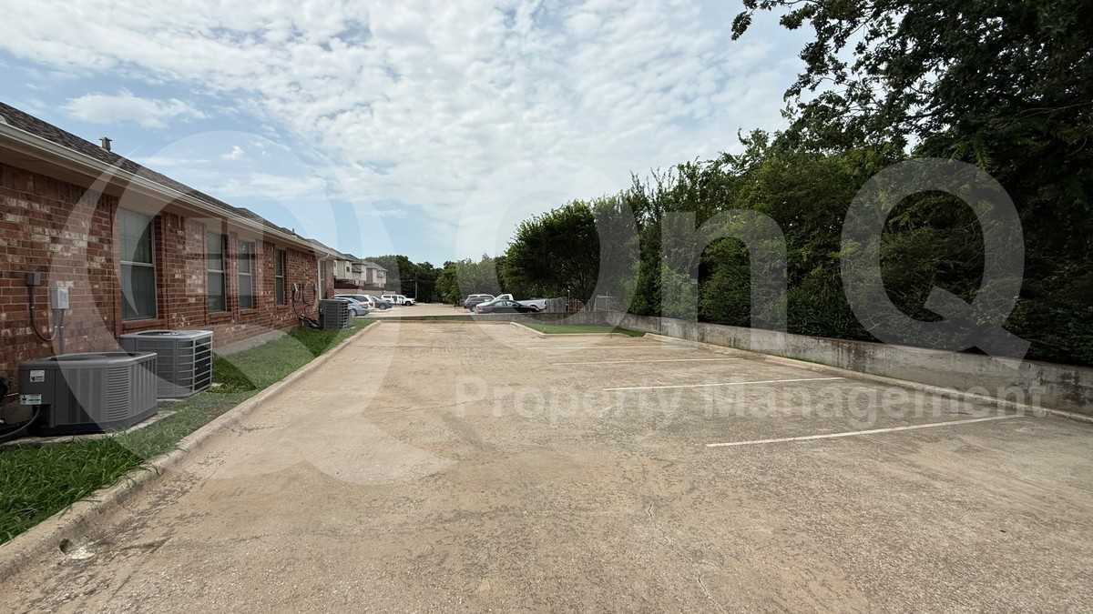 2335 N Elm St #1 - Photo 5 of 23