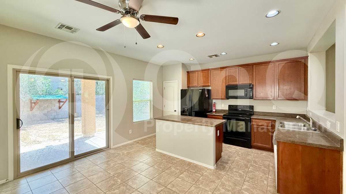 17085 N 184th Ln - Photo 4 of 24