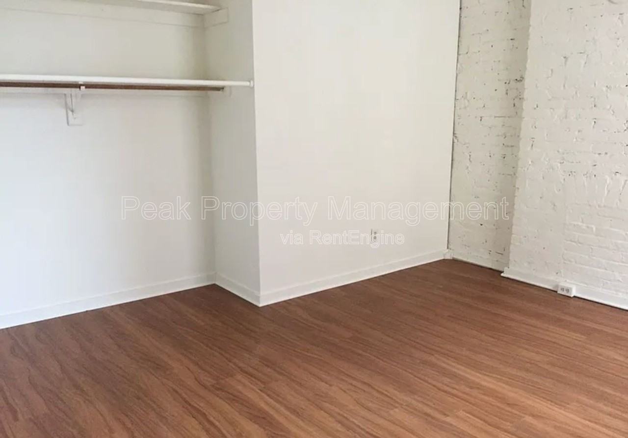 308 W Broad St #C - Photo 6 of 9