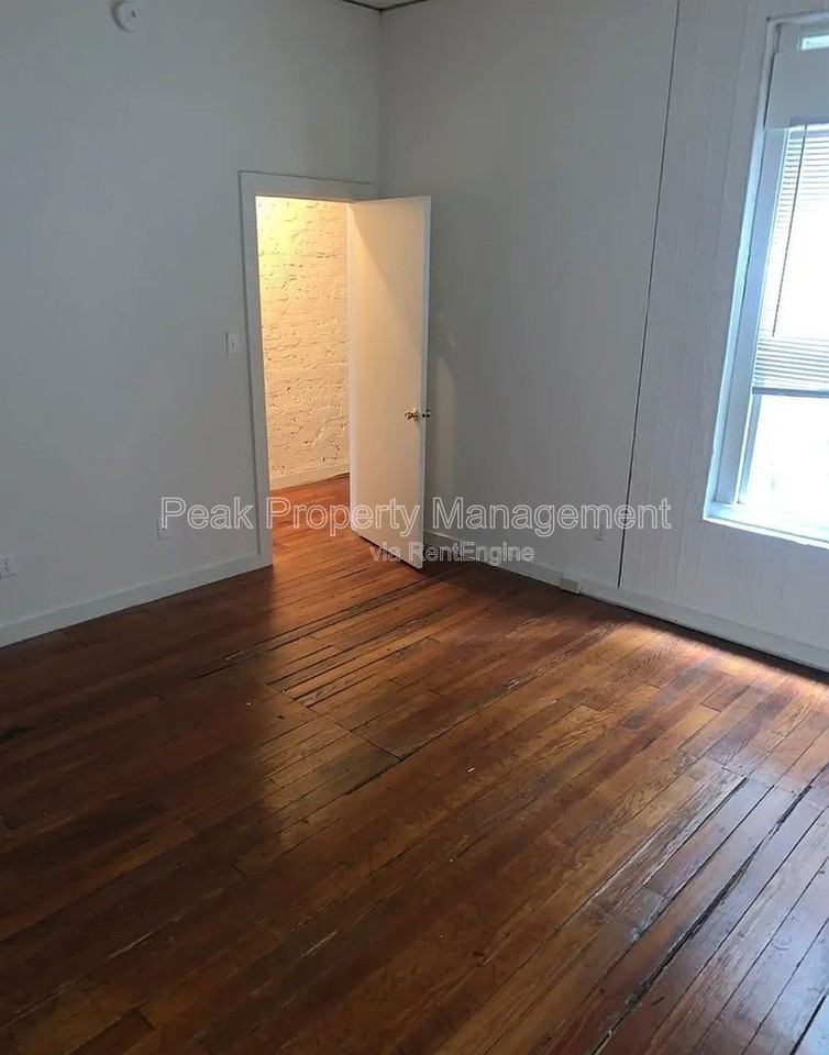 308 W Broad St #C - Photo 7 of 9