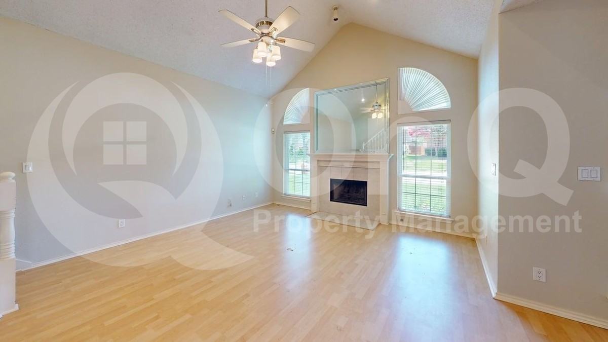 2209 Meadowstone Dr - Photo 5 of 27