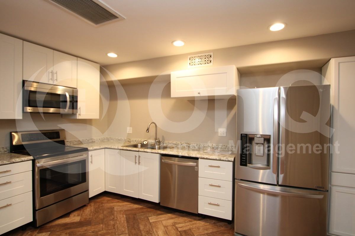 4601 E Southgate Ave - Photo 2 of 12