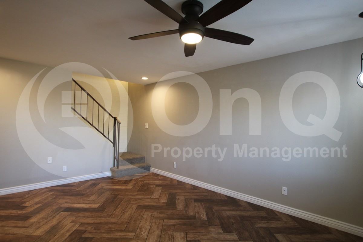 4601 E Southgate Ave - Photo 4 of 12