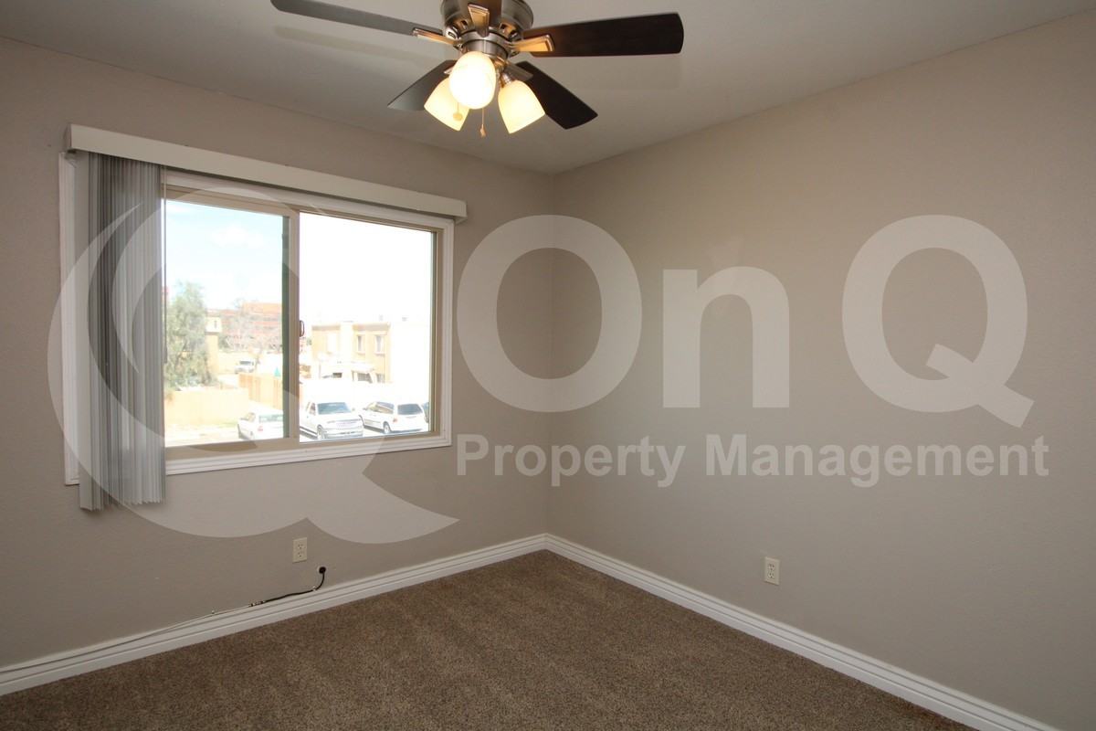 4601 E Southgate Ave - Photo 6 of 12