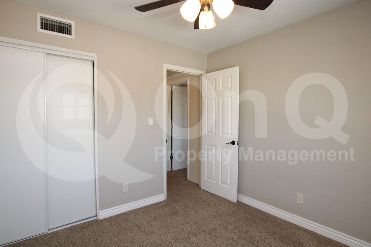 4601 E Southgate Ave - Photo 7 of 12
