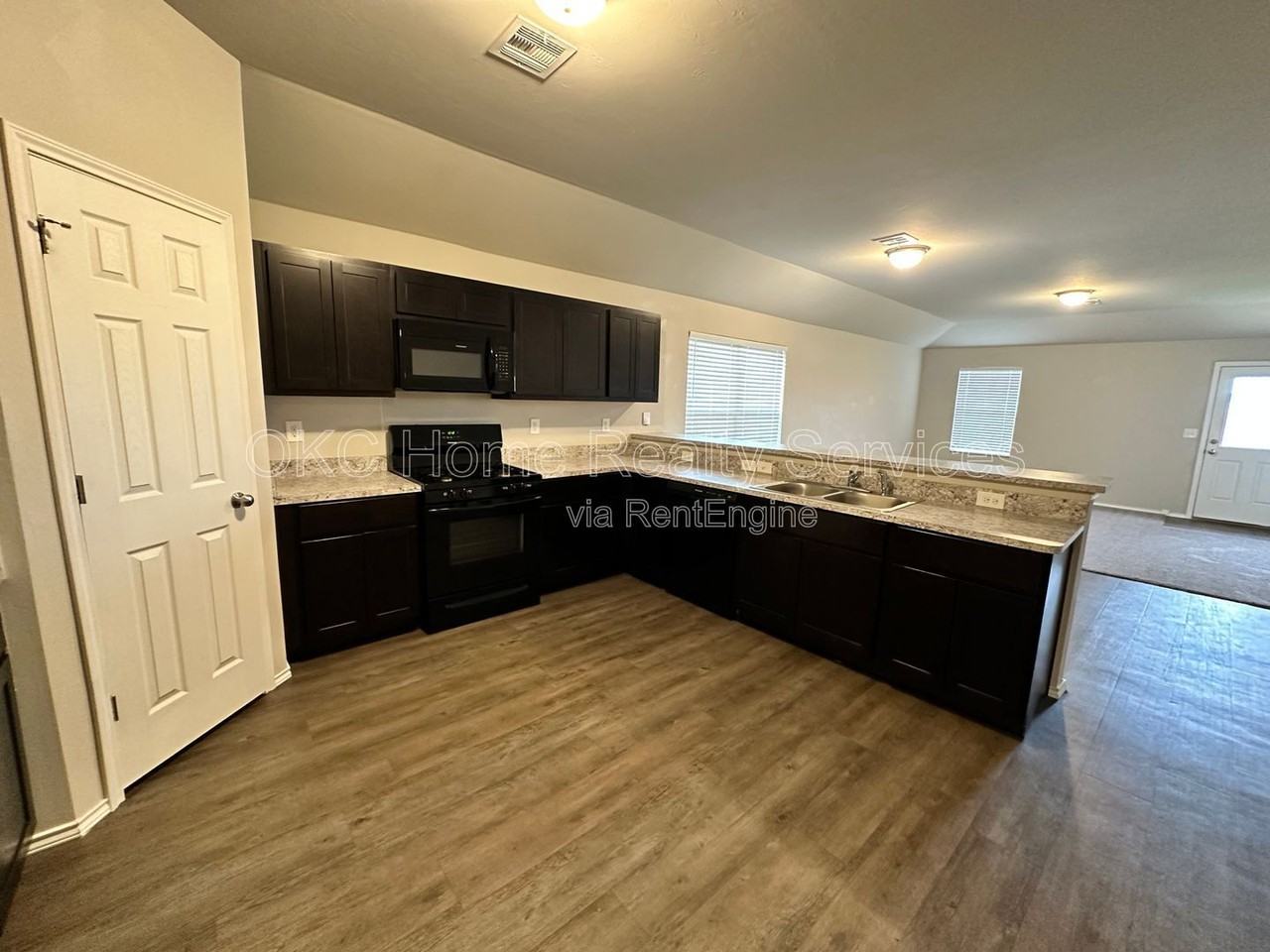 9913 Rattlesnake Ln - Photo 5 of 27