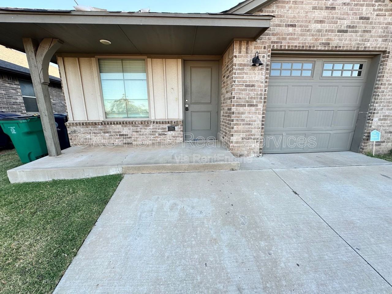 415 Summit Ridge Dr - Photo 2 of 10