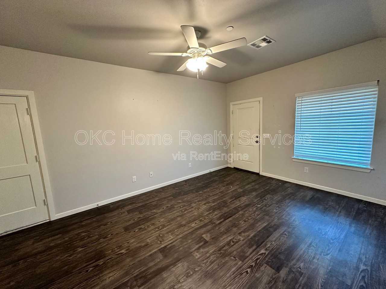 415 Summit Ridge Dr - Photo 3 of 10