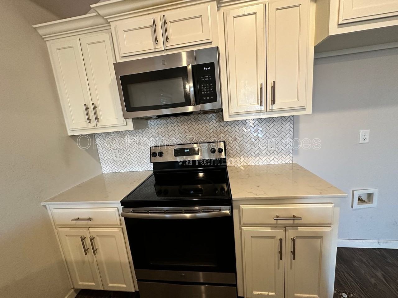 415 Summit Ridge Dr - Photo 5 of 10