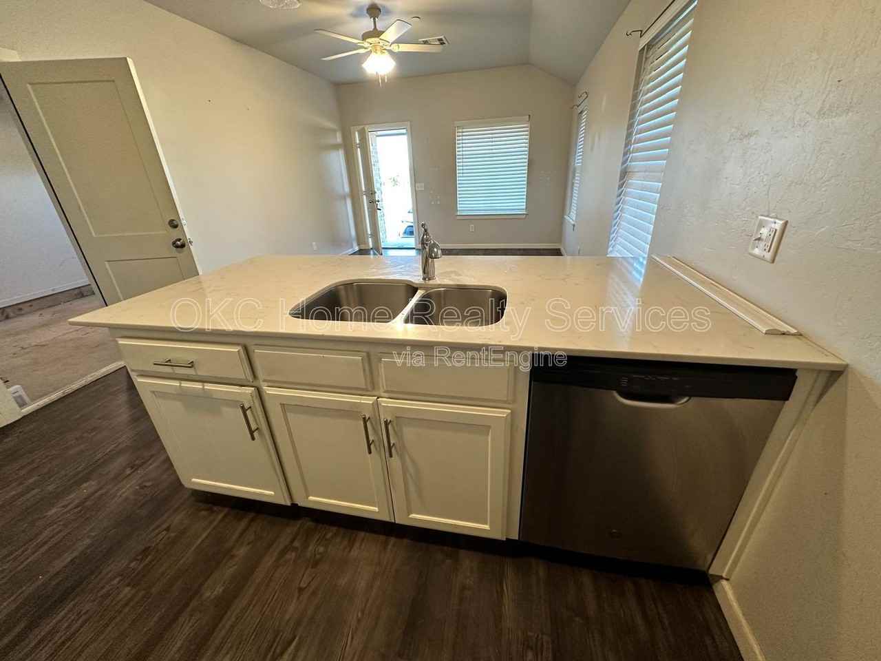 415 Summit Ridge Dr - Photo 6 of 10