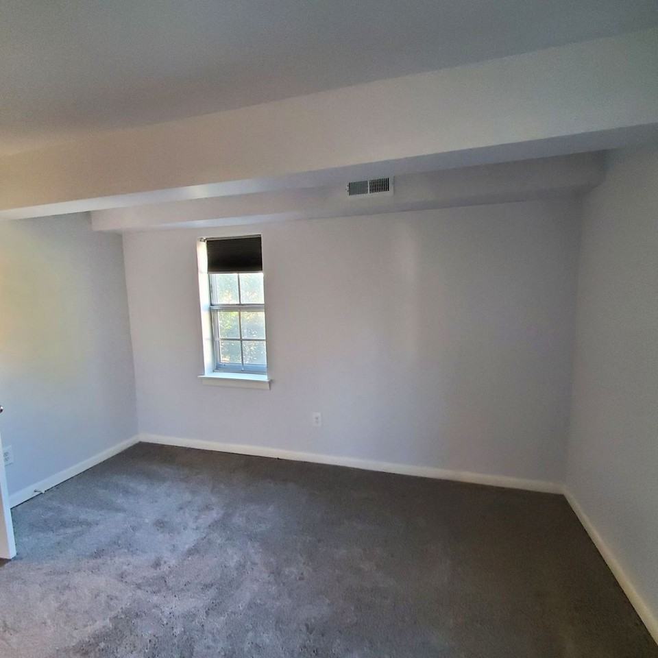 525 Burgoyne Rd #13 - Photo 5 of 9