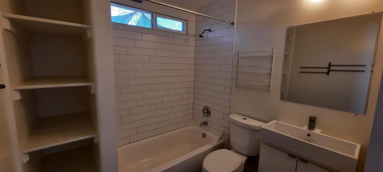 1804 W Roma Ave - Photo 6 of 10