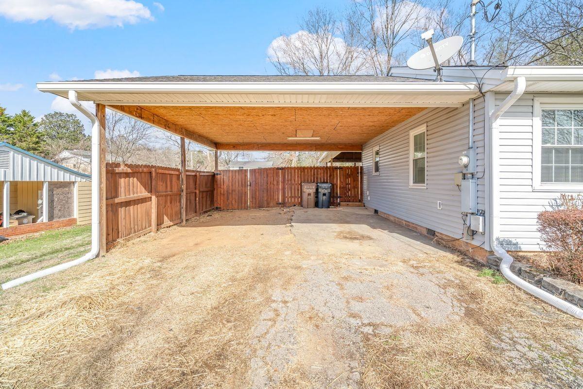 331 Sarvis Dr - Photo 7 of 42