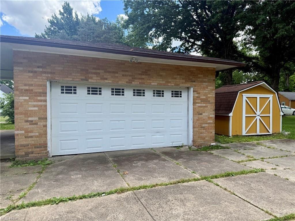 6950 Columbia Rd - Photo 2 of 18