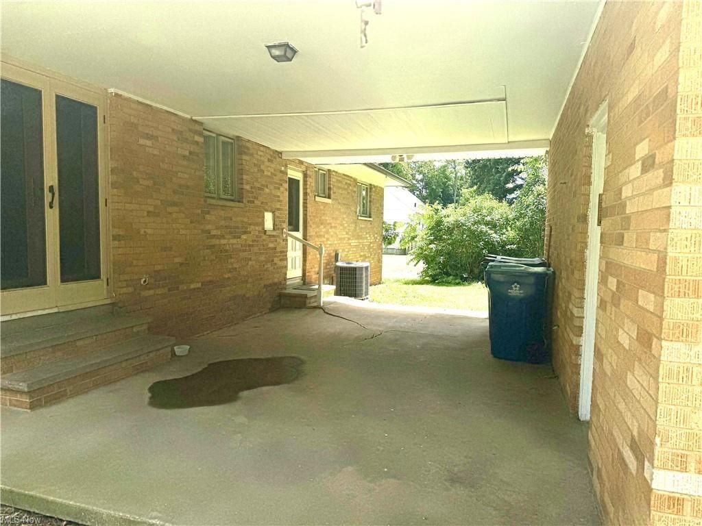 6950 Columbia Rd - Photo 3 of 18