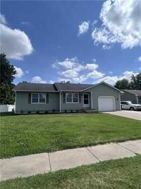 227 E Colleen Dr