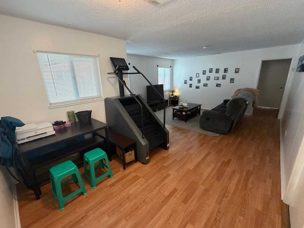531 Erwin St - Photo 4 of 7