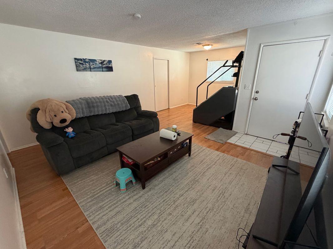 531 Erwin St - Photo 5 of 7