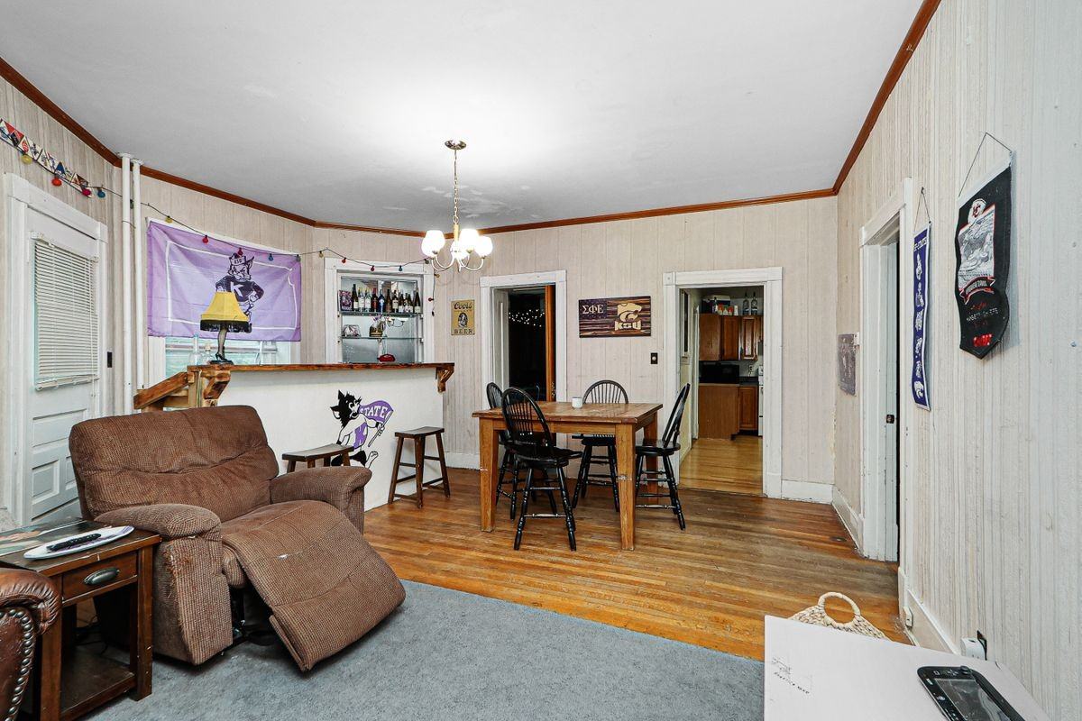 727 Humboldt St - Photo 6 of 30