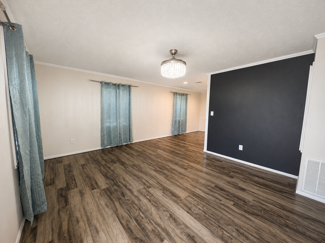 207 W Mink St - Photo 3 of 19