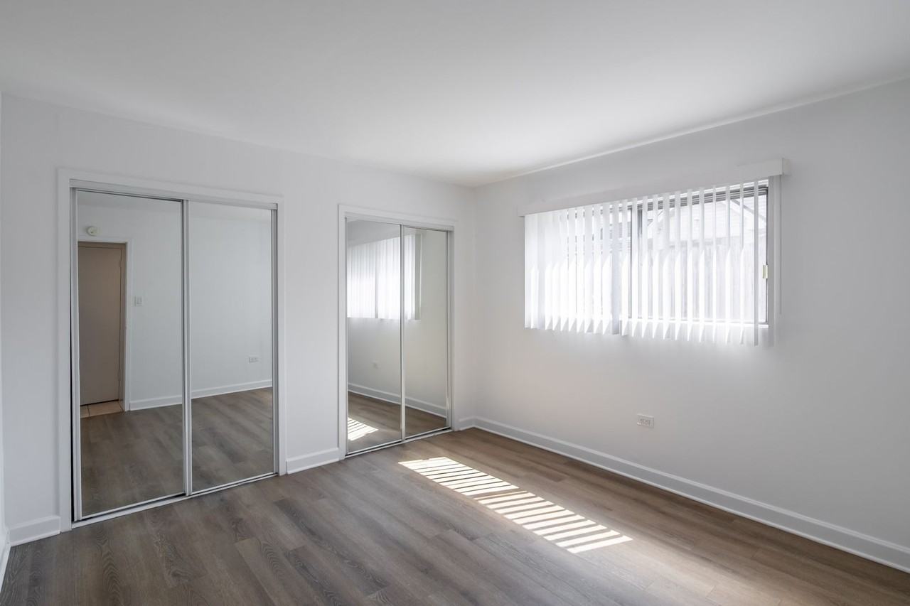150 E Lake St #12B - Photo 4 of 7