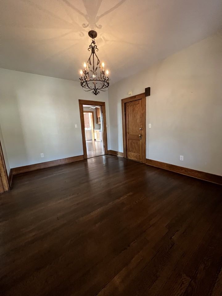 2313 2311/2 Avenham Ave Sw #2313 - Photo 4 of 11