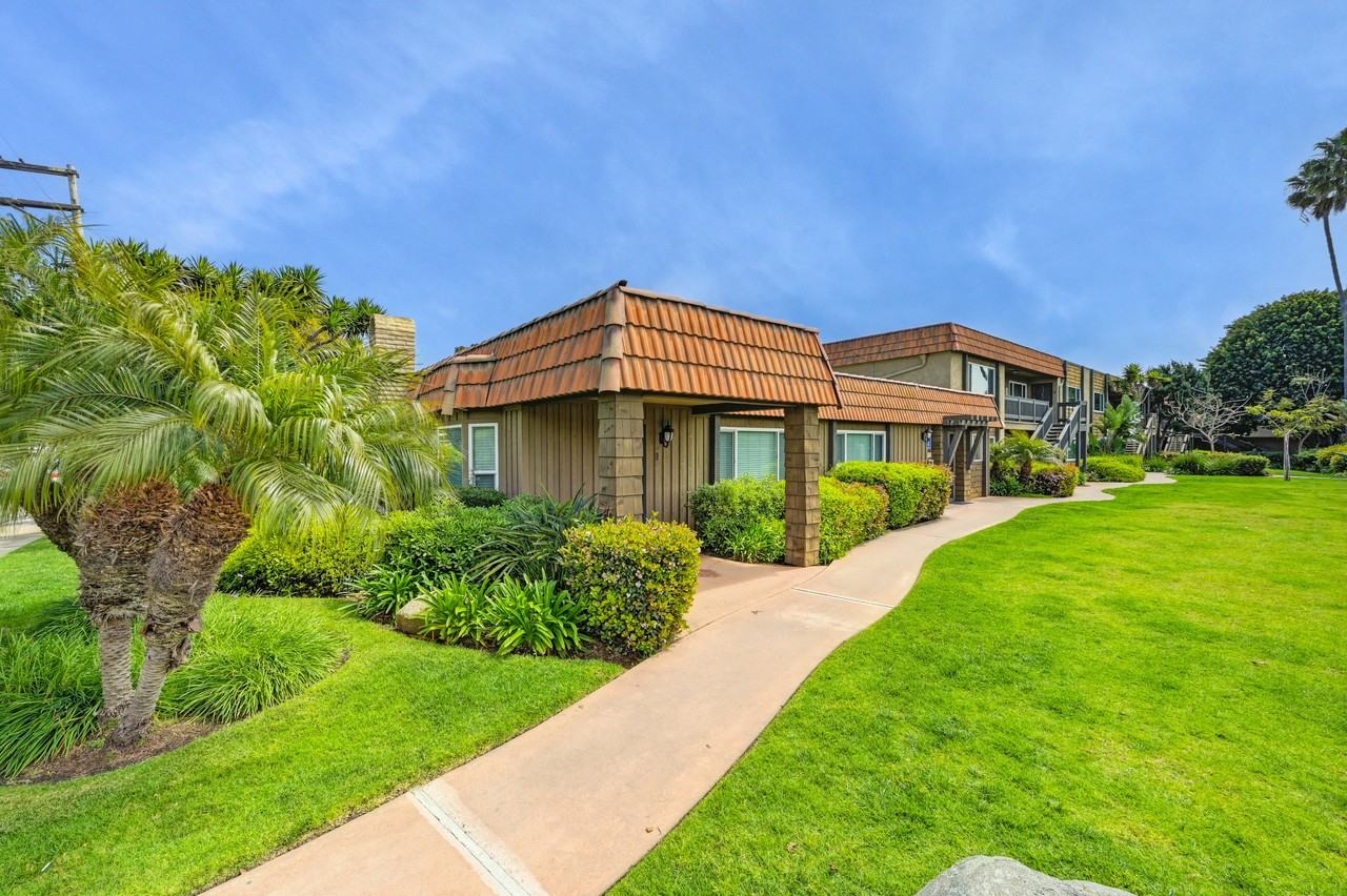 Elan Coast Village - Photo 3 of 20
