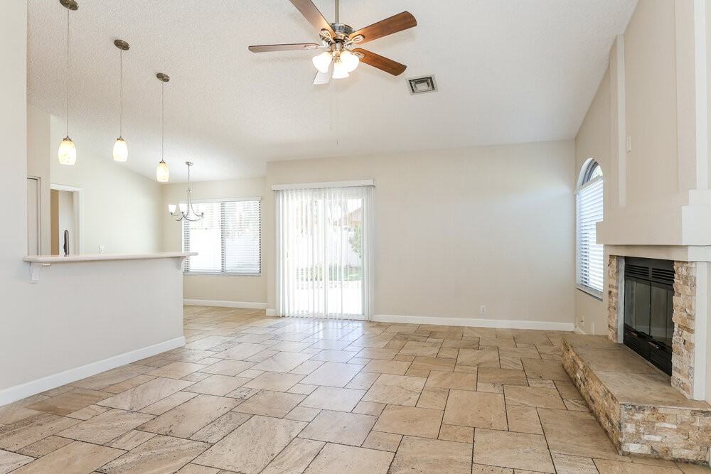 4452 E Wildwood Dr - Photo 3 of 16