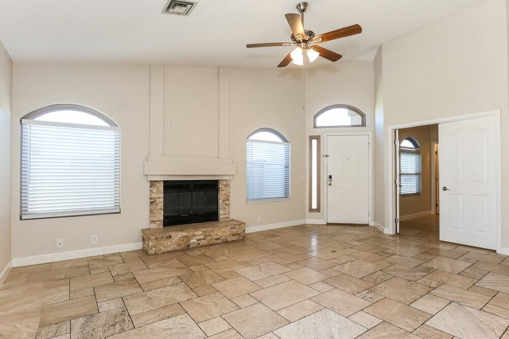 4452 E Wildwood Dr - Photo 4 of 16