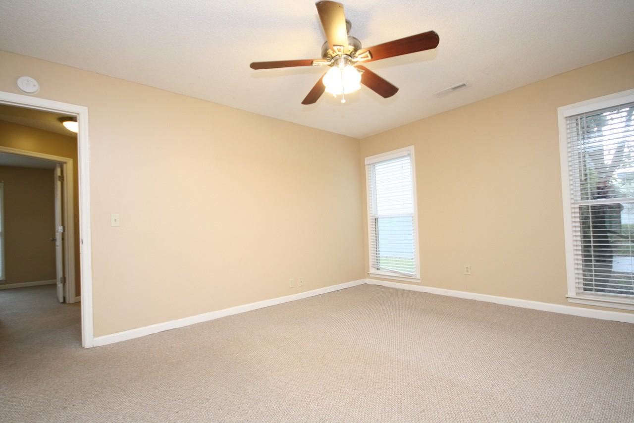 104 Hollington Dr Ne - Photo 3 of 23