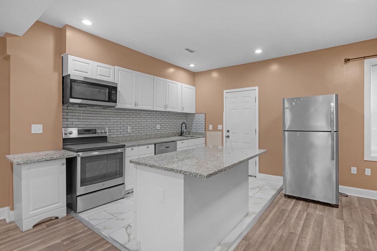 3003 W Garrison Ave - Photo 3 of 24