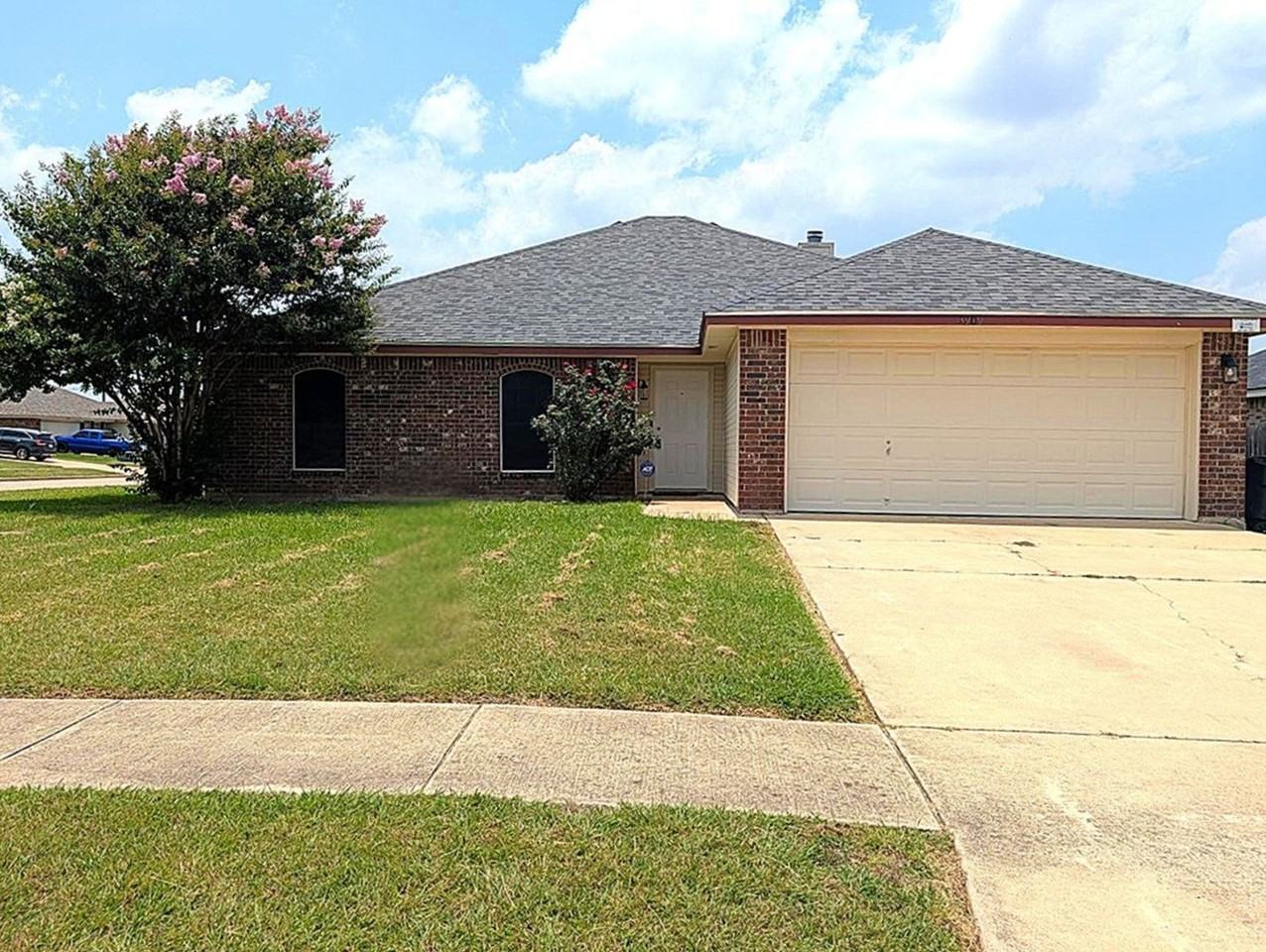 3909 Bolivar Dr