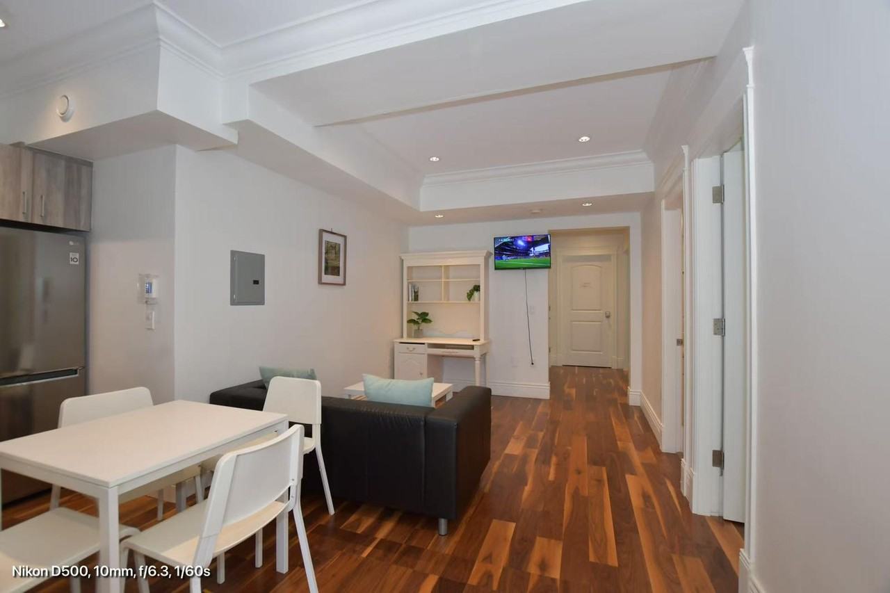 1151 West 21st Street - Photo 4 of 19