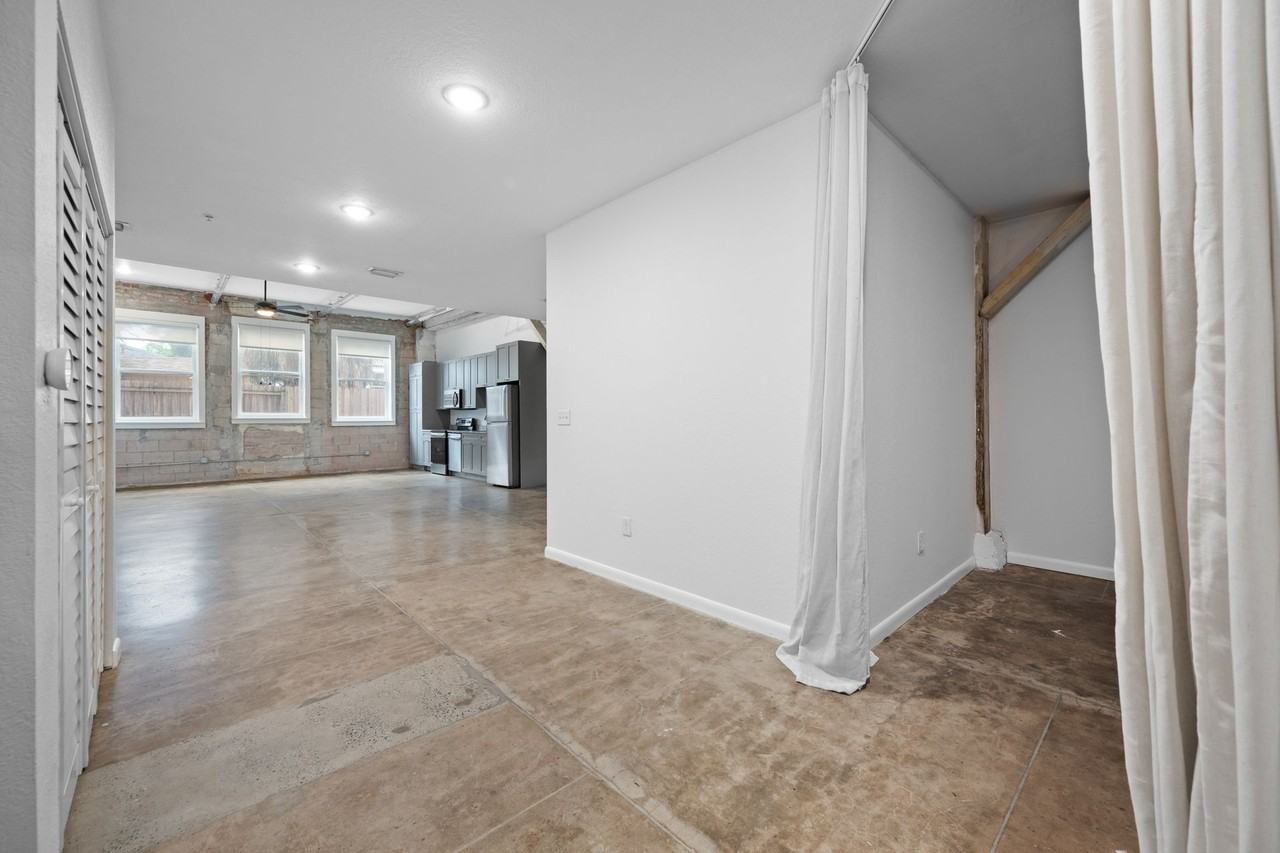 Modern, Industrial Flats in Tampa Heights - Photo 2 of 30