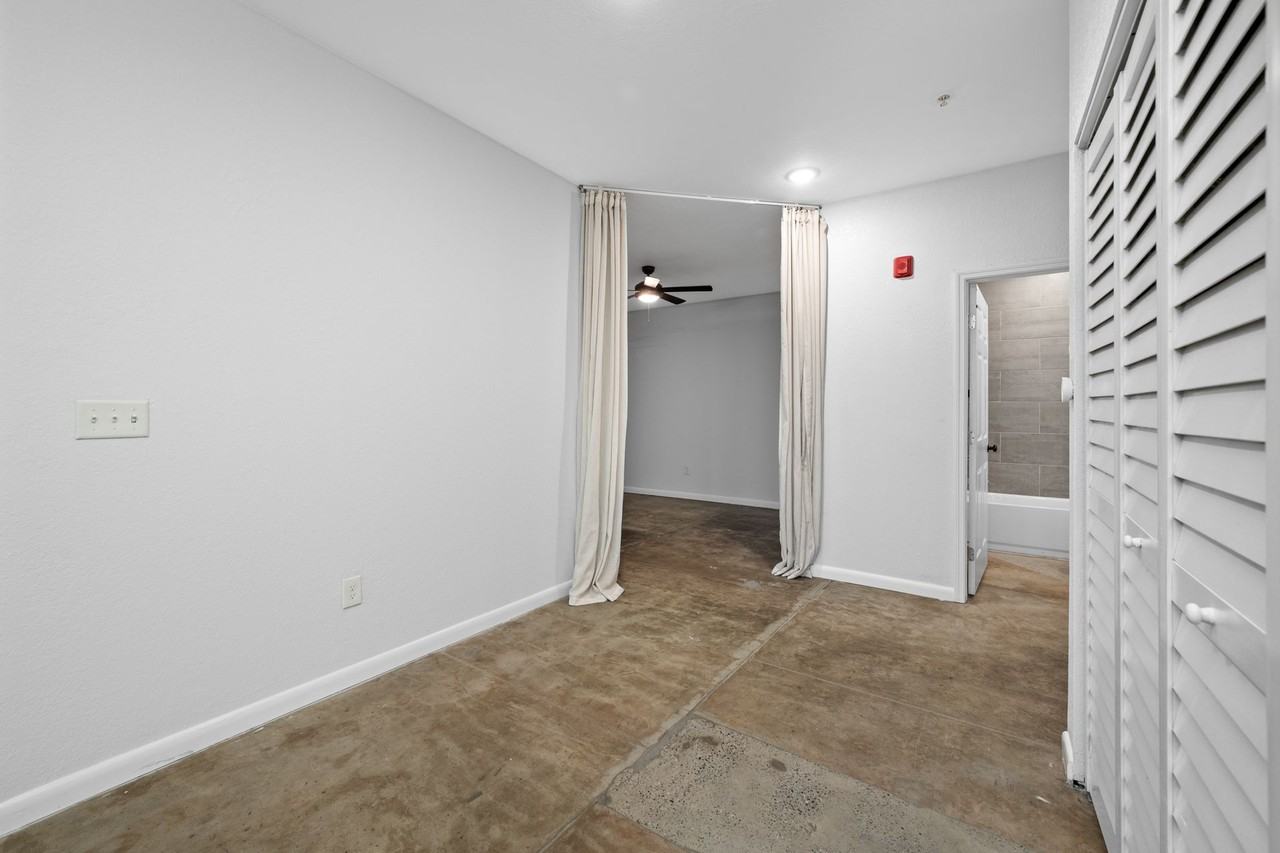 Modern, Industrial Flats in Tampa Heights - Photo 3 of 30