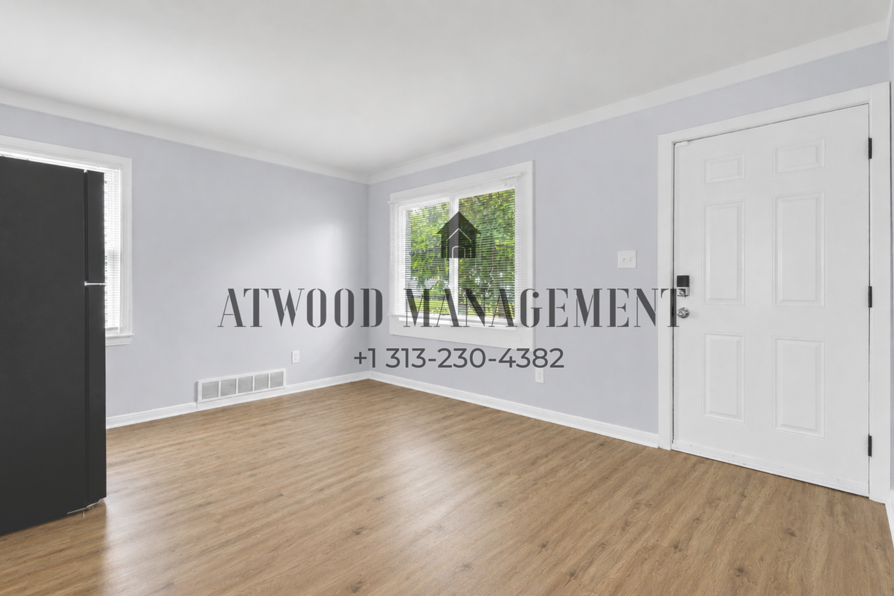 8283 Vaughan St - Photo 3 of 15