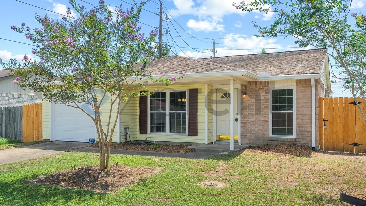 24010 Four Sixes Ln - Photo 4 of 11