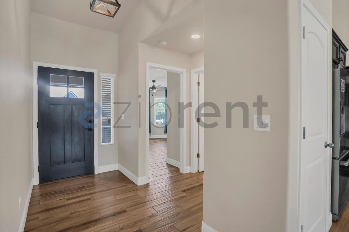 433 S Crescent Ln - Photo 7 of 50