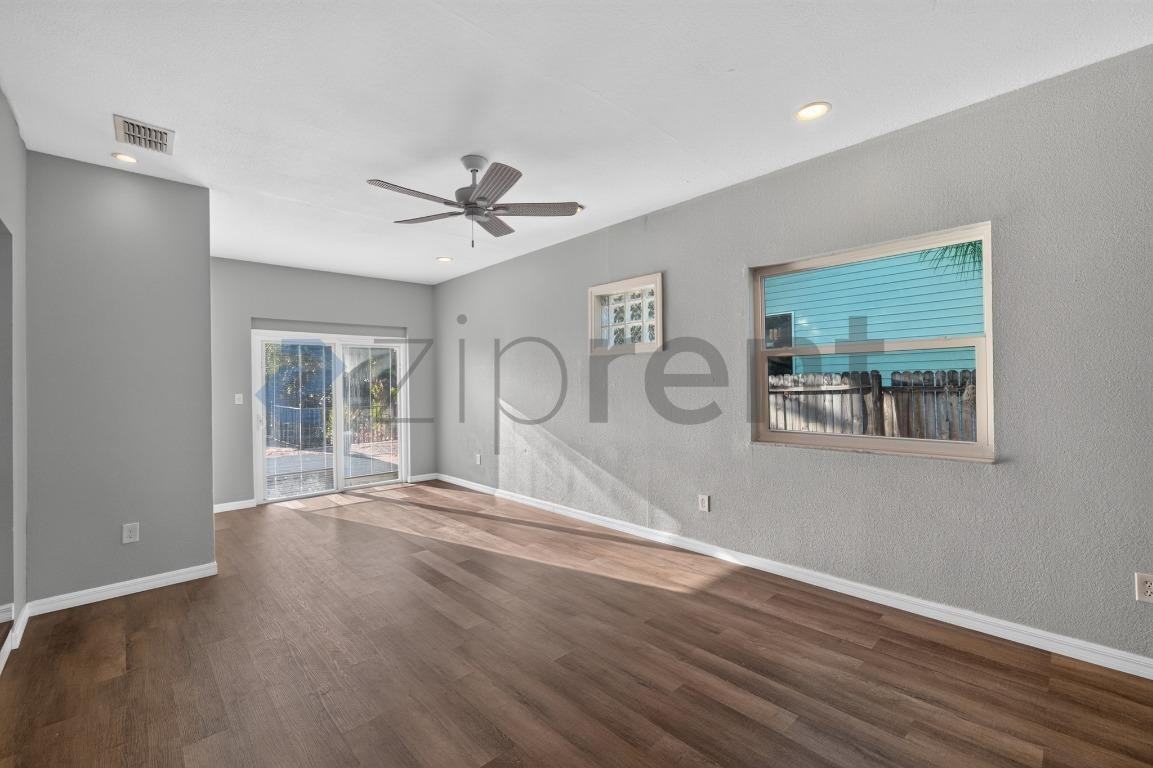 7425 Seagull Way - Photo 3 of 17