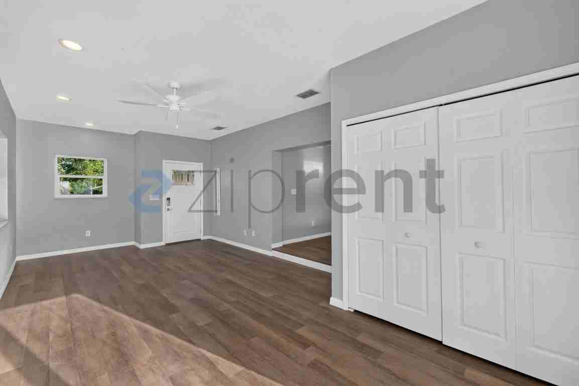 7425 Seagull Way - Photo 4 of 17