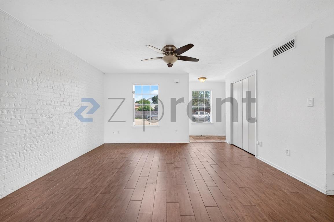 2207 Montclair Dr - Photo 7 of 27