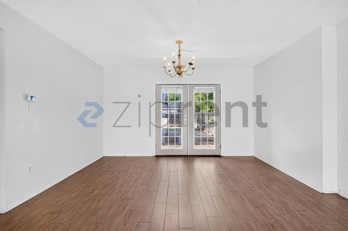 2207 Montclair Dr - Photo 5 of 27