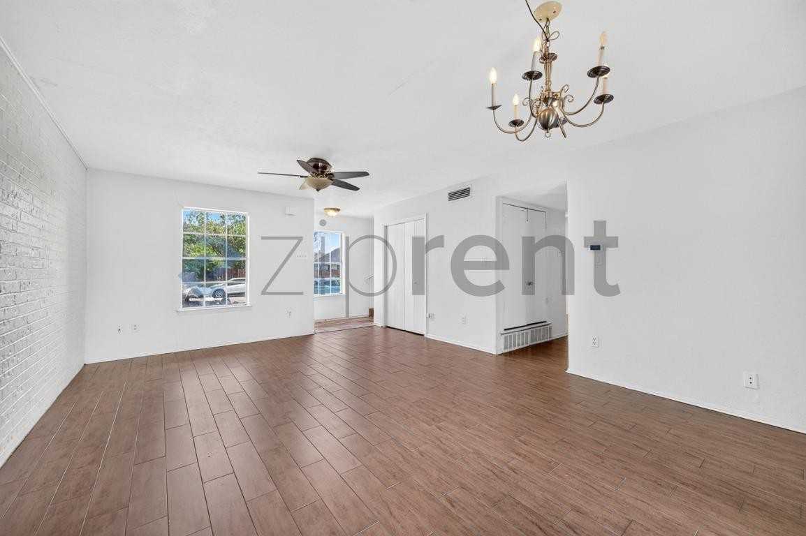 2207 Montclair Dr - Photo 7 of 27