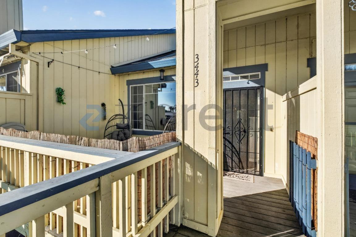 3443 Wells Rd - Photo 4 of 33