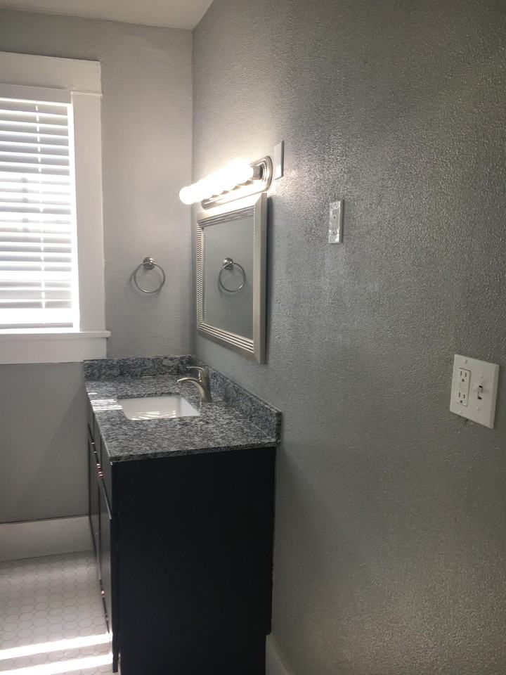 2600 N Robinson Ave #B - Photo 5 of 11