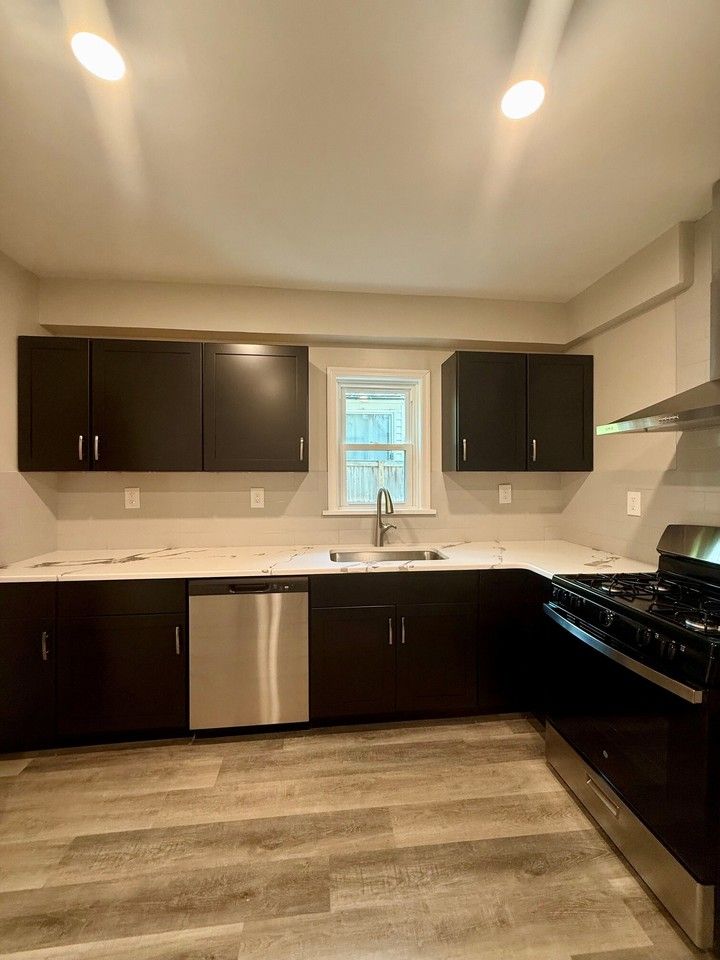 2602 W 18th St #1 - Photo 7 of 16
