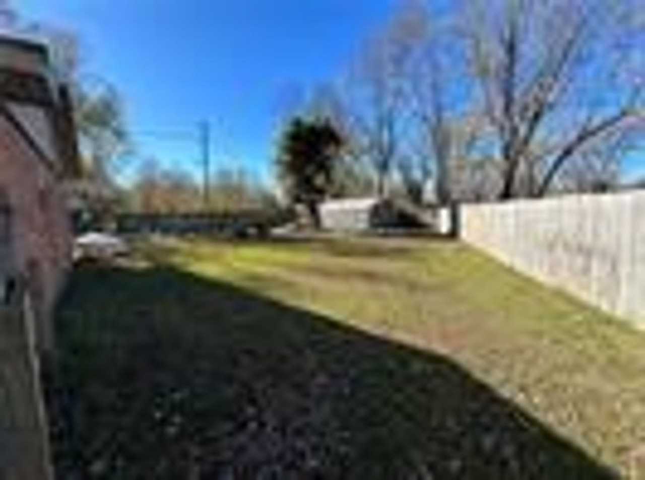 609 Steele Ct - Photo 7 of 9